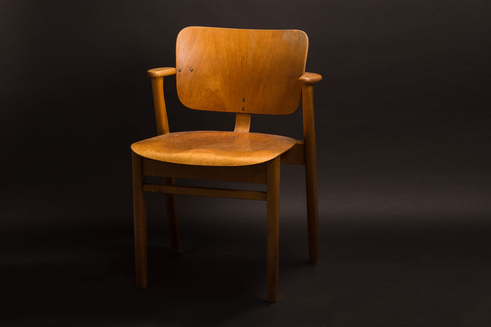 DOMUS Chair（ドムス チェア）
