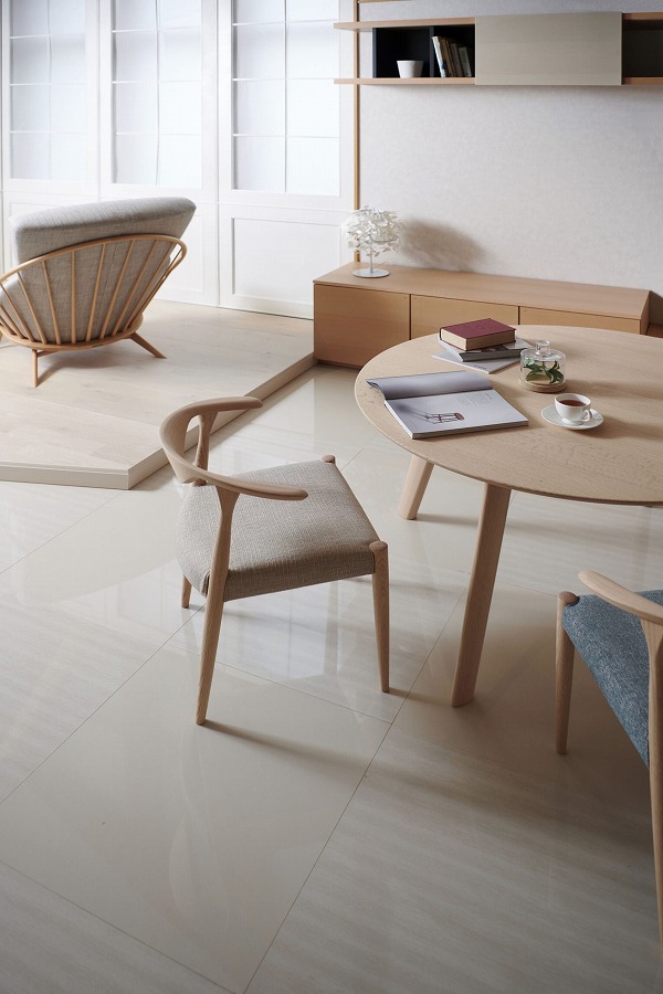 RIT TABLE (リットラウンドテーブル )