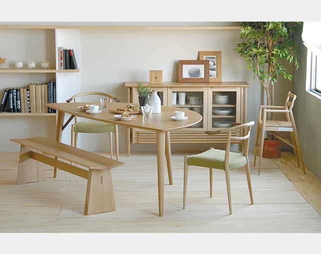 White Wood WOC-131 Chair（ホワイトウッド WOC-131 チェア）カバーリング / 張り込み